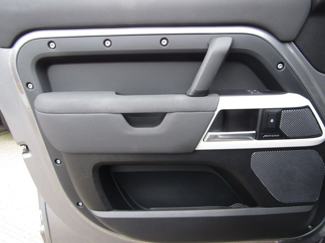 2023 Land Rover Defender