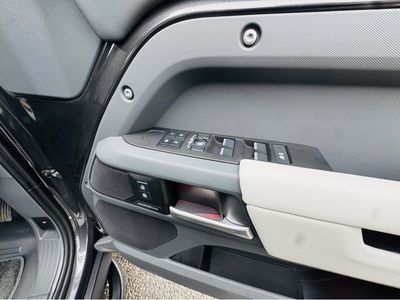 2025 Land Rover Defender