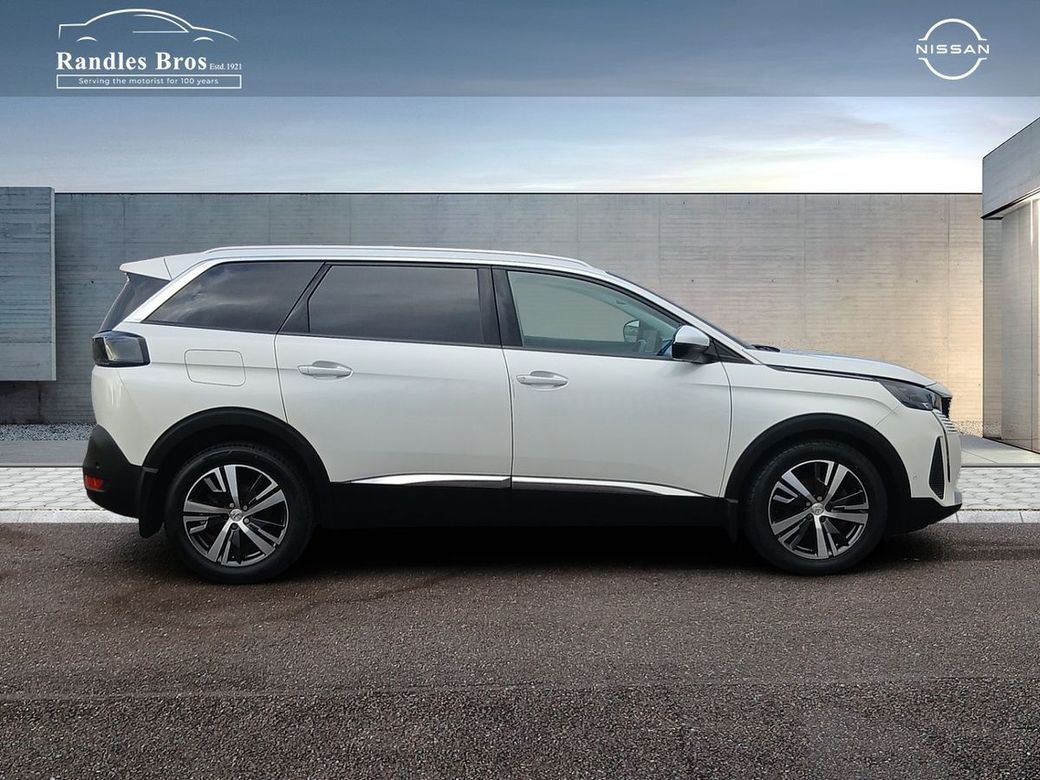 2021 Peugeot 5008