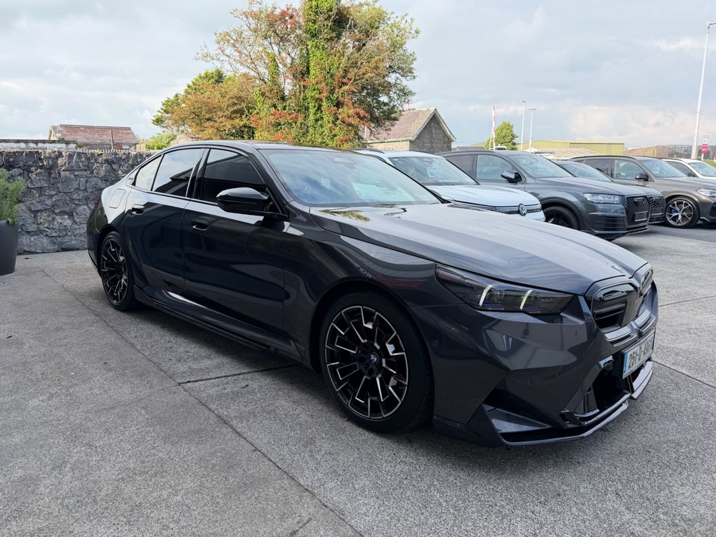 2025 BMW M5