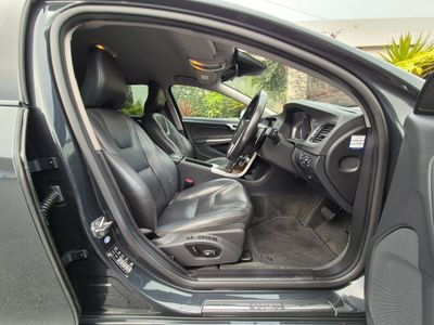 2017 Volvo V60 Cross Country