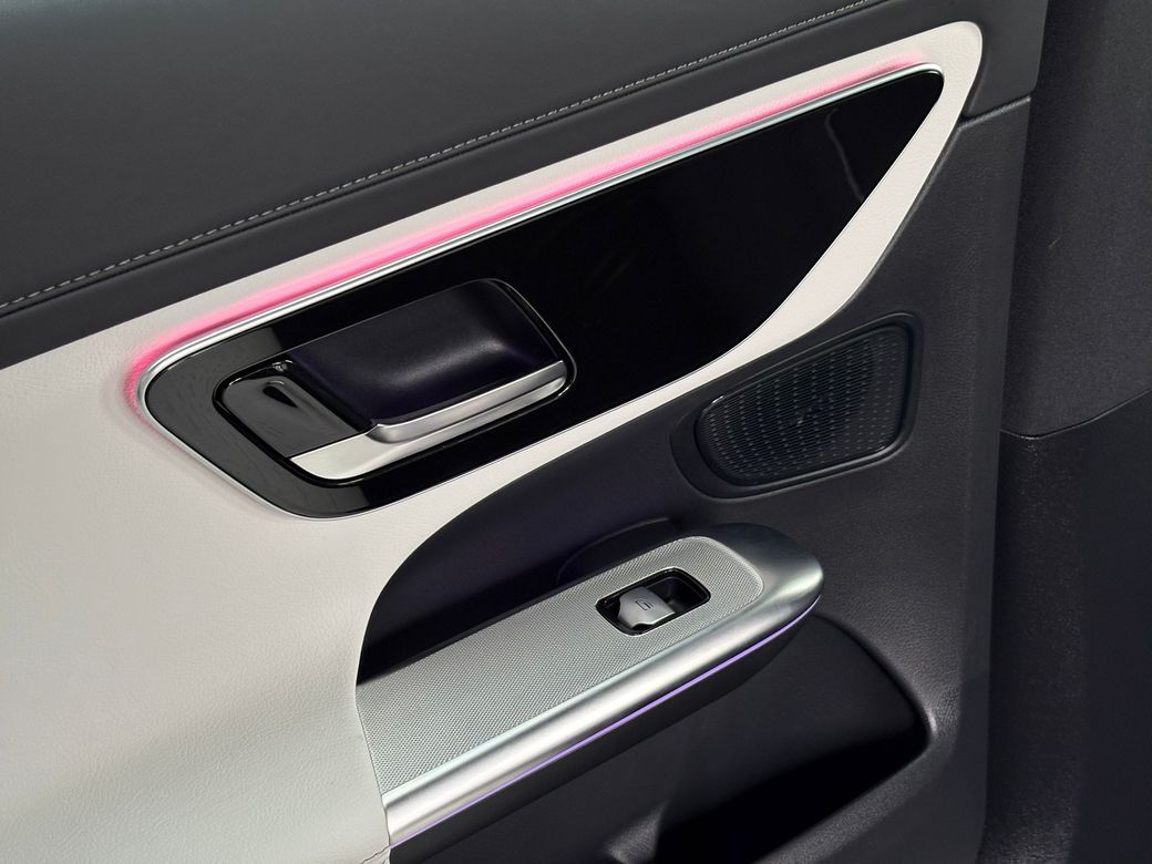 2025 Mercedes-Benz GLC Class