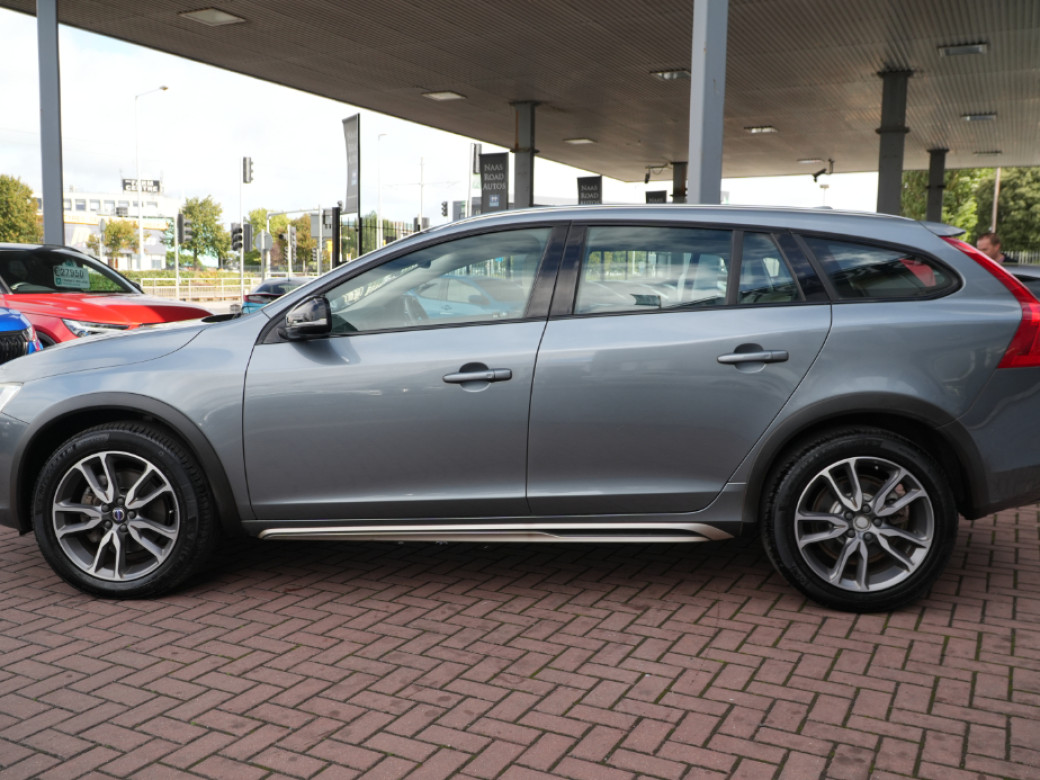 2018 Volvo V60 Cross Country