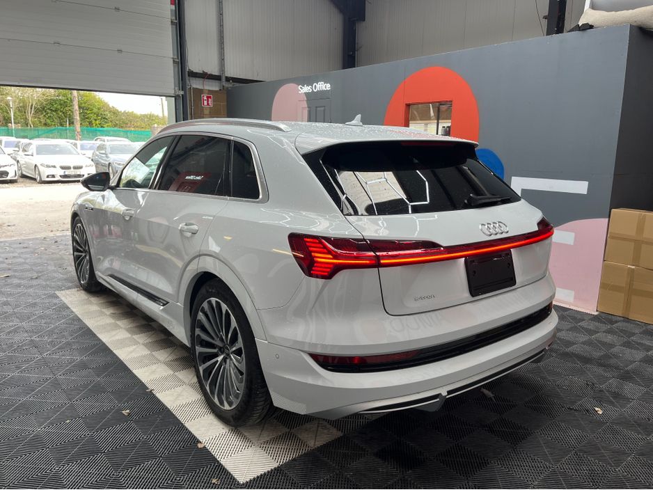 2022 Audi e-tron