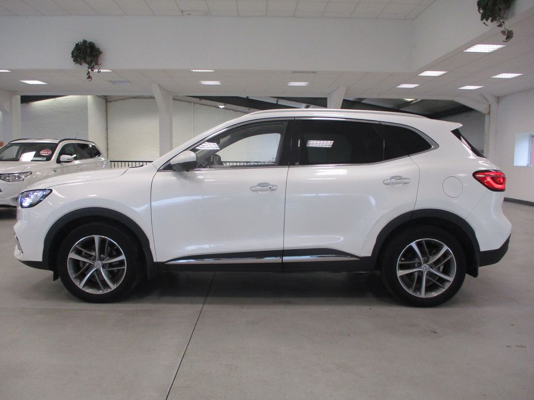 2023 MG HS