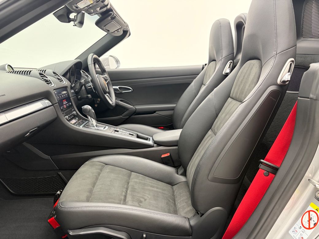 2022 Porsche Boxster
