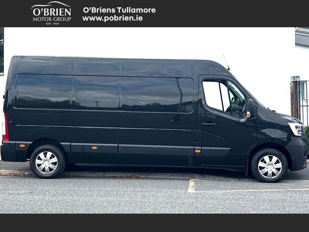 2022 Renault Master