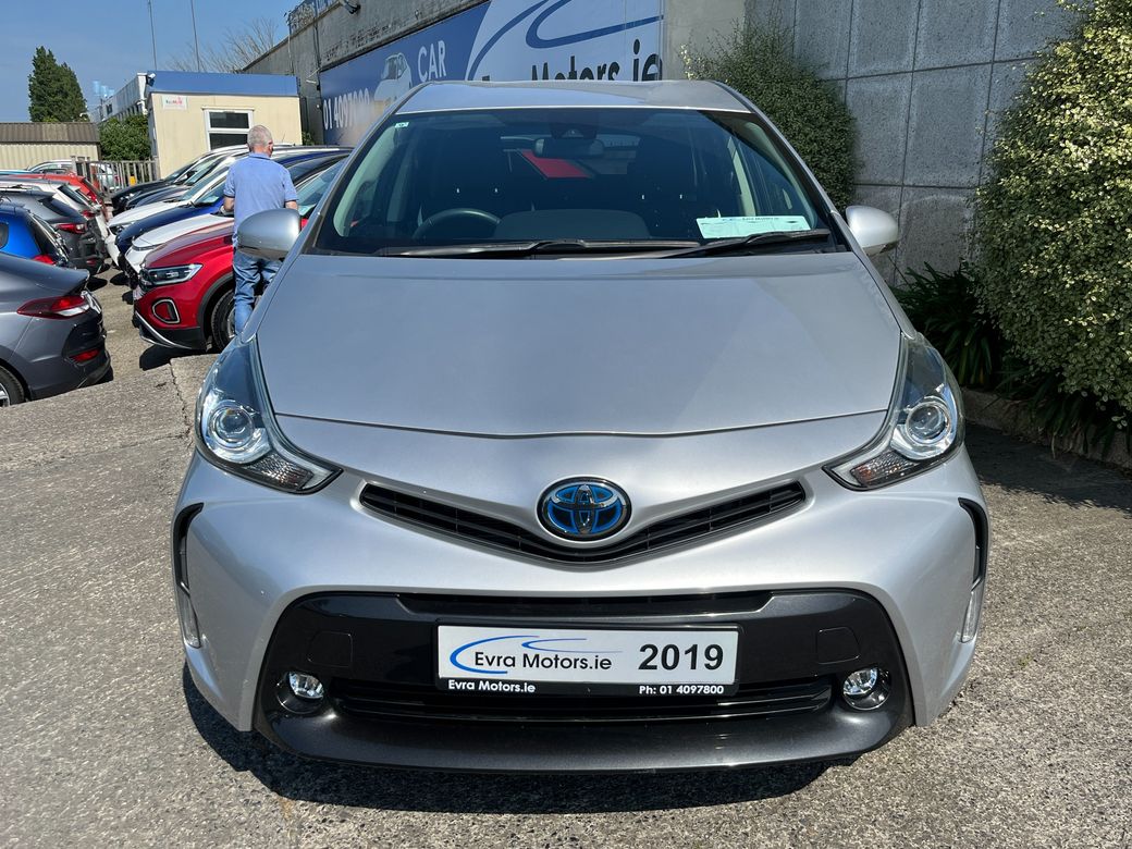 2019 Toyota Prius Alpha