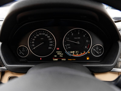 2015 BMW 320