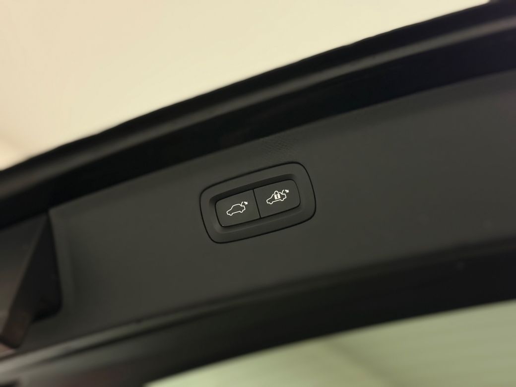2023 Volvo XC90