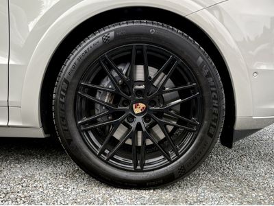 2025 Porsche Cayenne