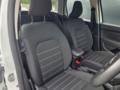 2023 Dacia Duster
