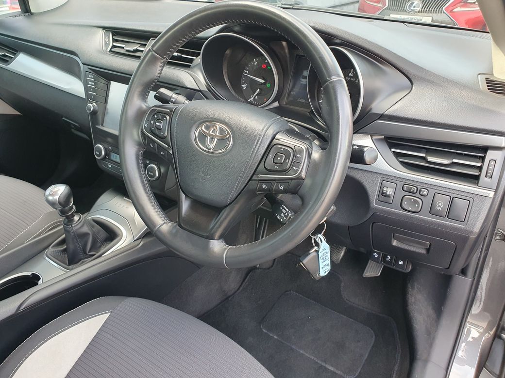 2017 Toyota Avensis