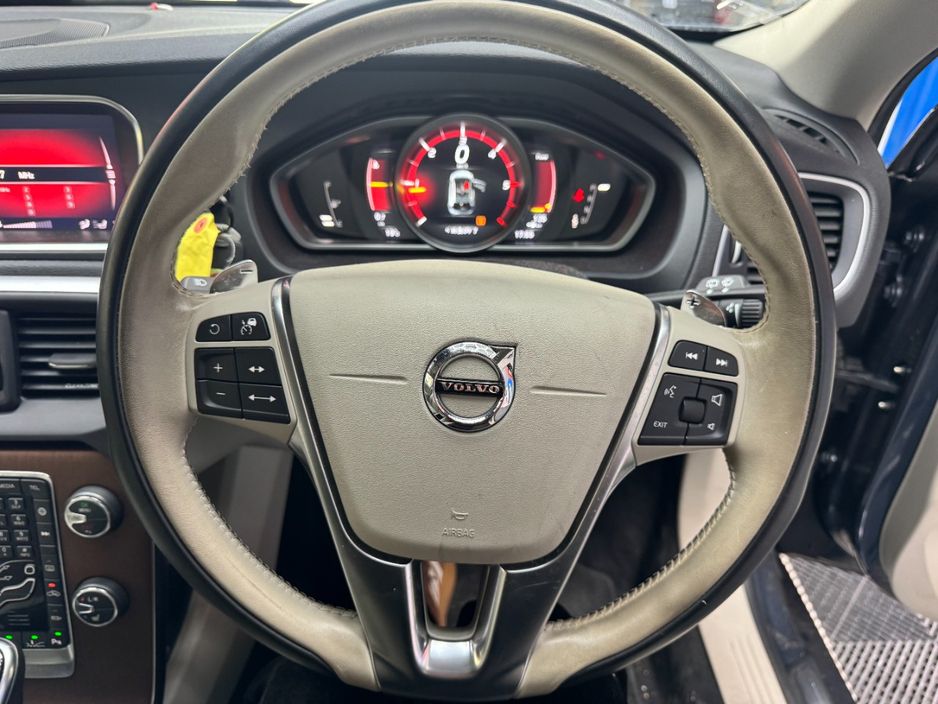 2018 Volvo V40