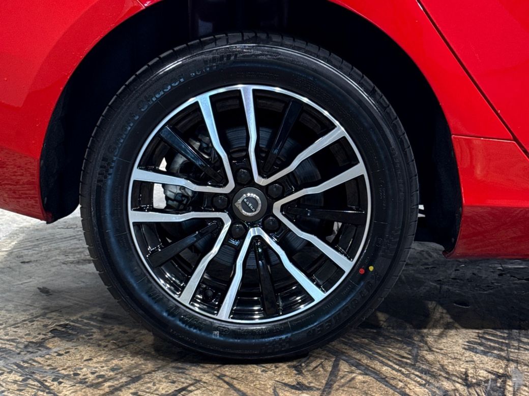 2019 Volvo V40