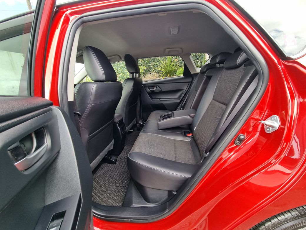 2016 Toyota Auris