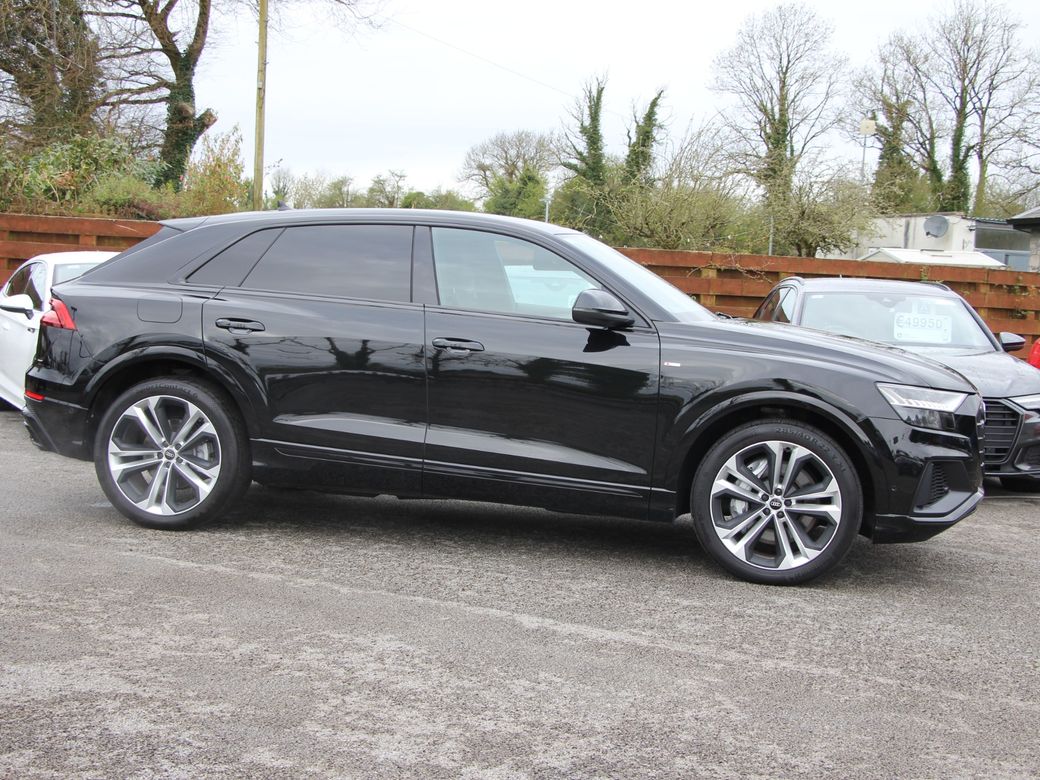2023 Audi Q8