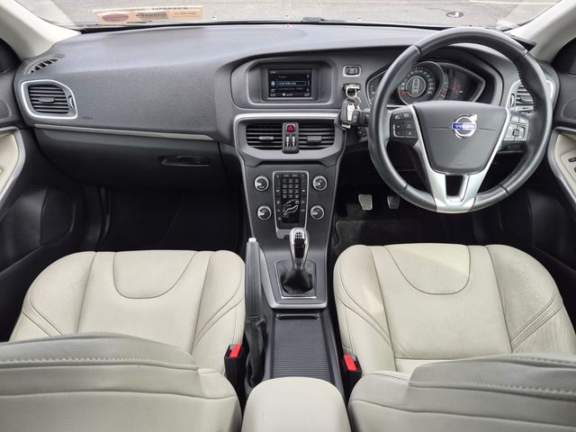 2016 Volvo V40