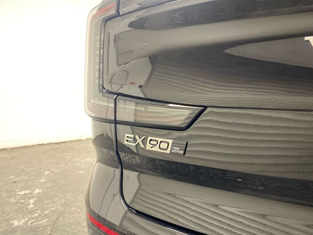 2027 Volvo EX90