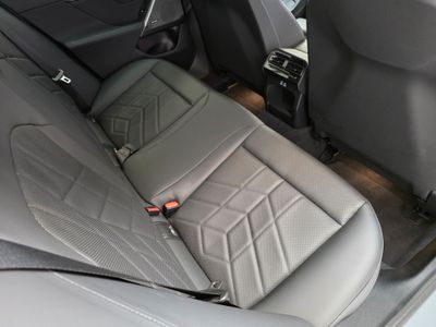 2025 BMW i5