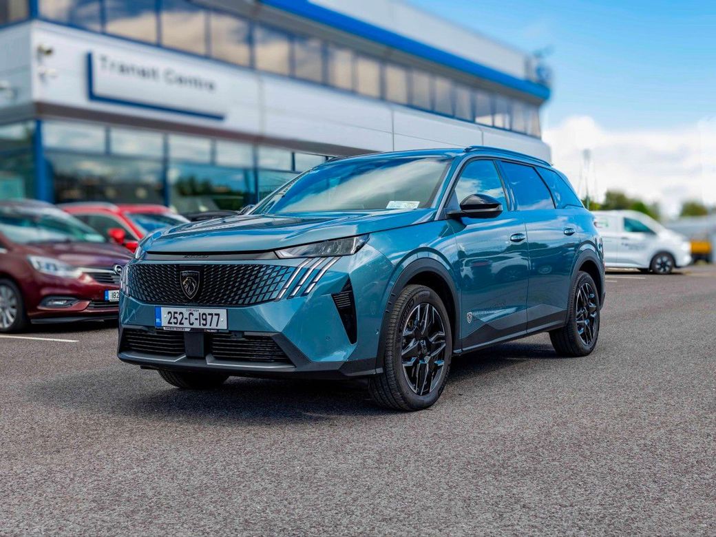 2025 Peugeot 5008