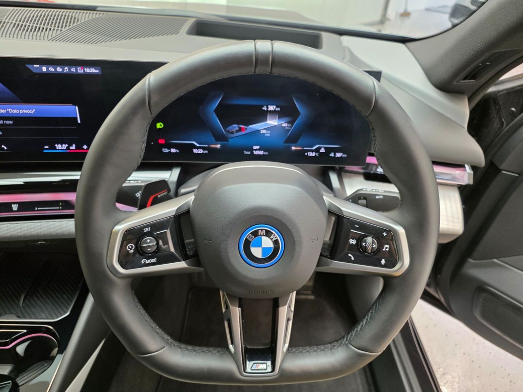 2025 BMW i5