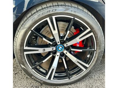 2025 BMW i5