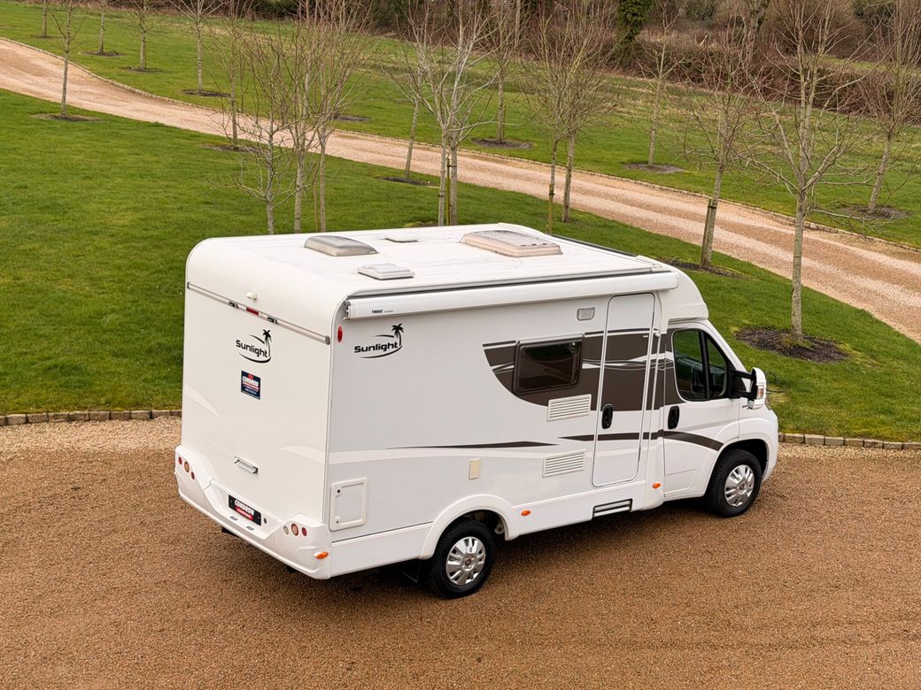 2017 SUNLIGHT T58 LOW PROFILE L.H.D