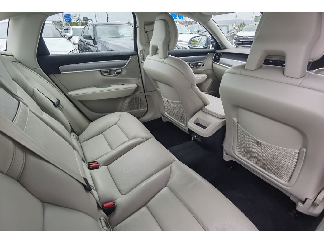 2017 Volvo S90