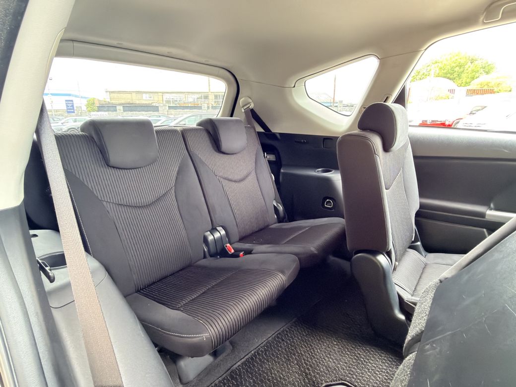 2016 Toyota Prius Alpha