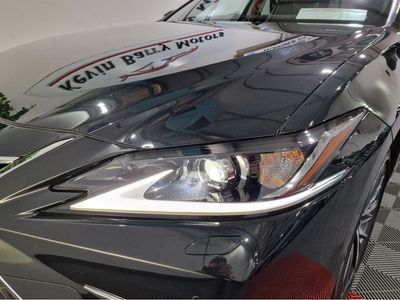 2022 Lexus ES 300h