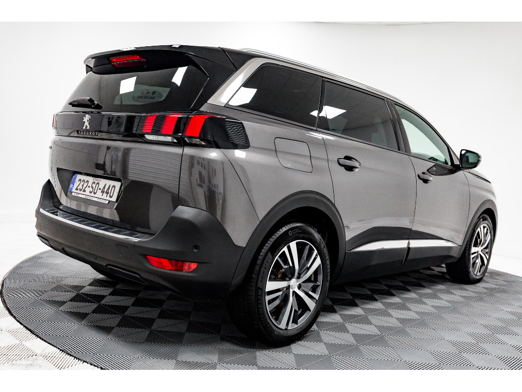 2023 Peugeot 5008