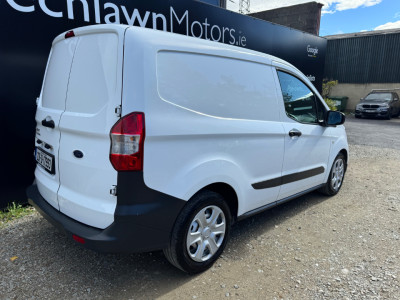 2023 Ford Transit Courier