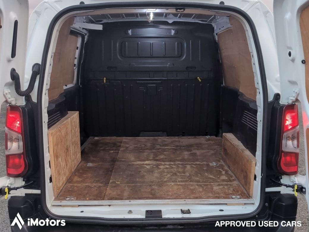 2022 Peugeot Partner