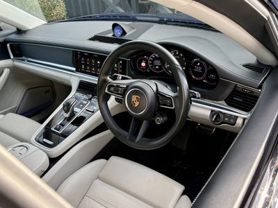 2022 Porsche Panamera