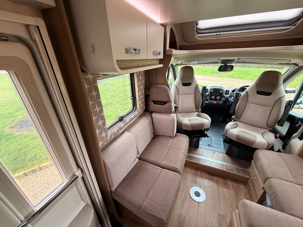 2017 SWIFT  CHAMPAGNE 685 LOW PROFILE R.H.D 