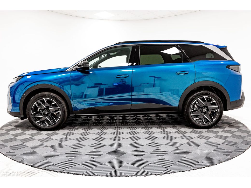 2025 Peugeot 5008