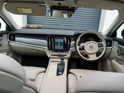 2021 Volvo S90