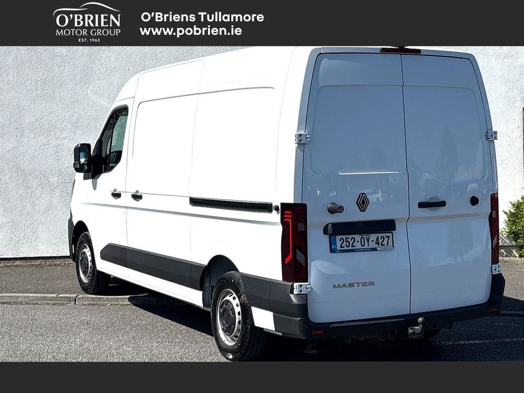 2025 Renault Master