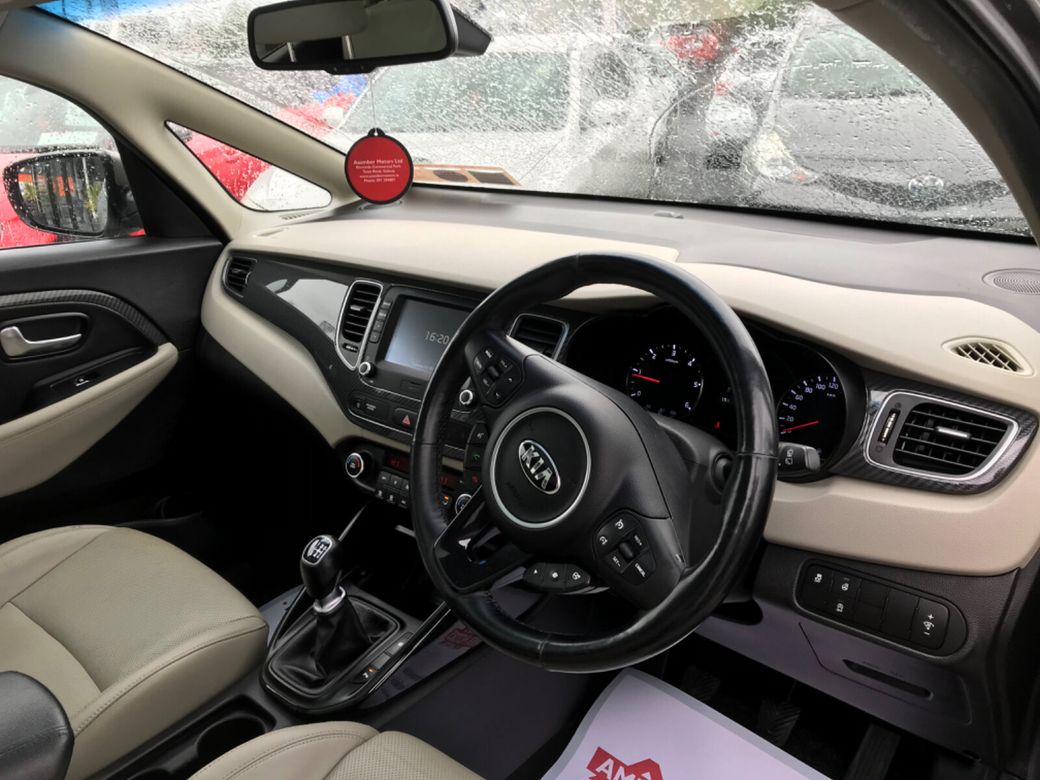 2017 Kia Carens