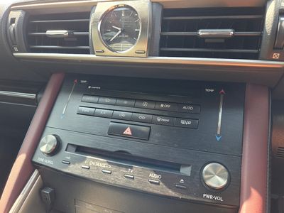 2018 Lexus IS 300h