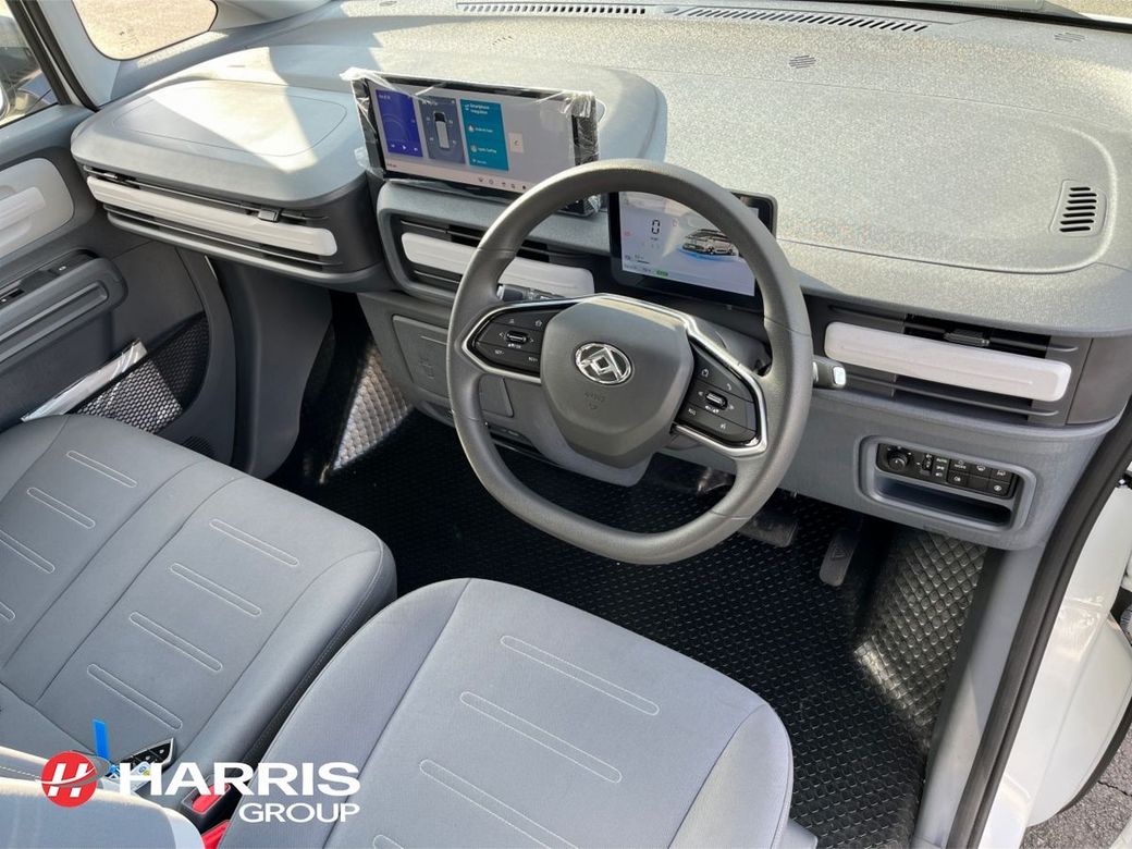 2026 White Maxus eDELIVER 5