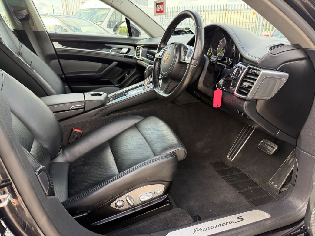 2015 Porsche Panamera