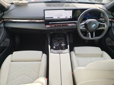 2025 BMW 530