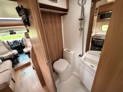 2017 SWIFT  CHAMPAGNE 685 LOW PROFILE R.H.D 