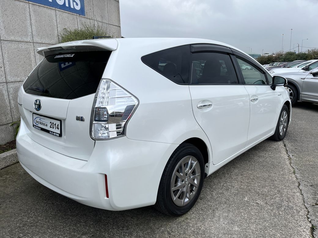 2014 Toyota Prius Alpha