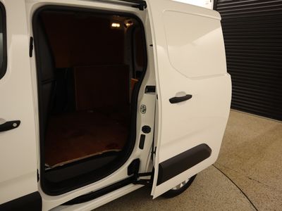 2022 Peugeot Partner