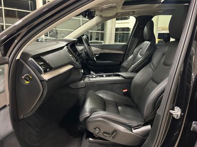 2022 Volvo XC90
