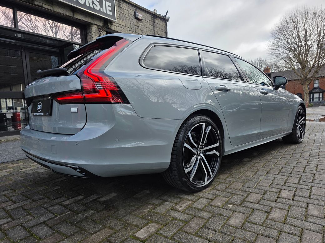 2023 Volvo V90