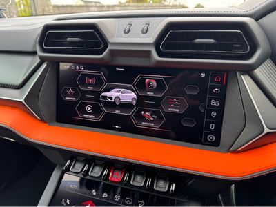 2025 Lamborghini Urus